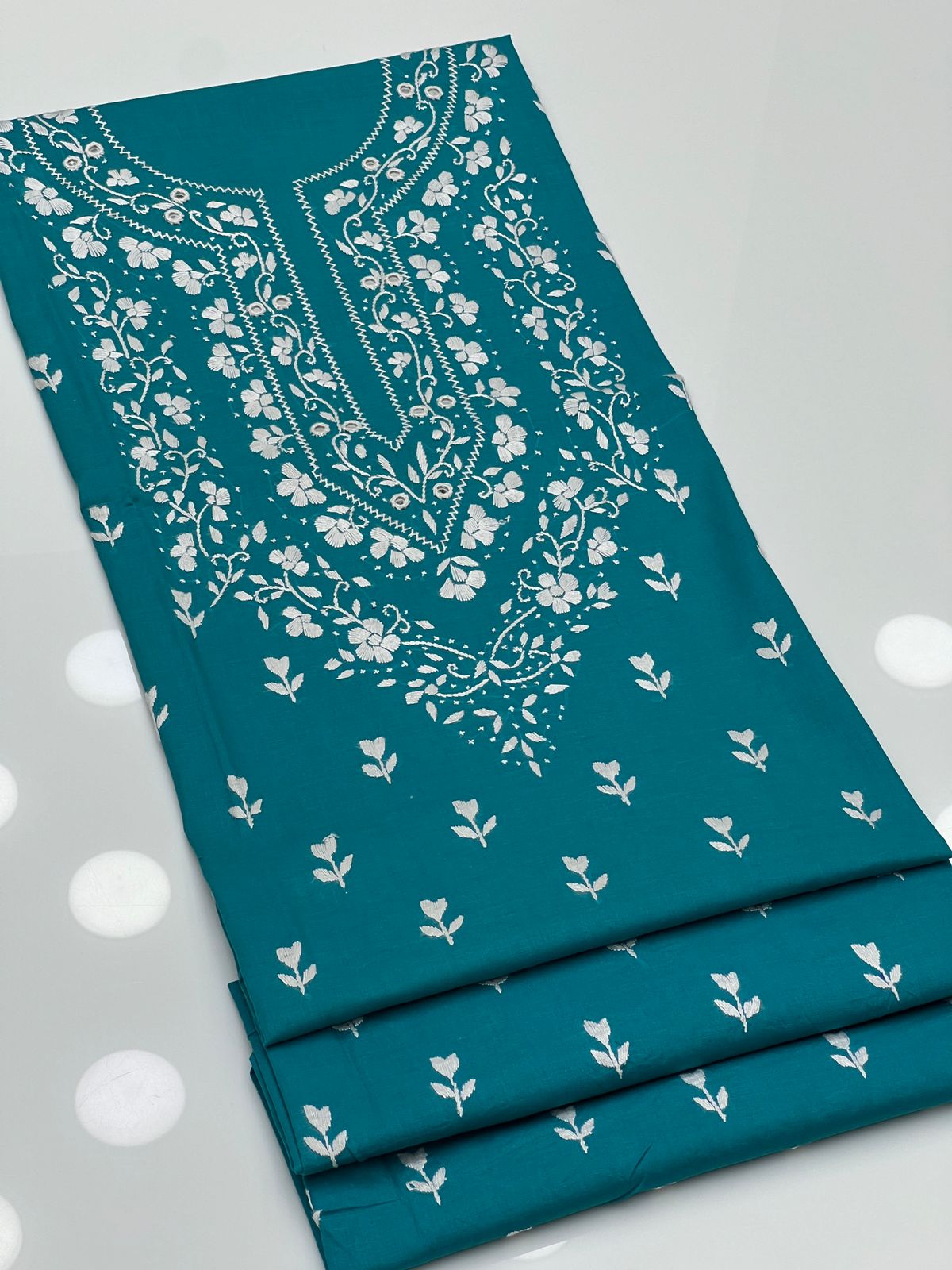 3 Yard Lawn Fabric – Hand Embroidered (Pakka Work)